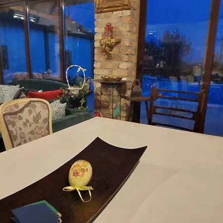 Imanje Sa Bazenom 펜션 *