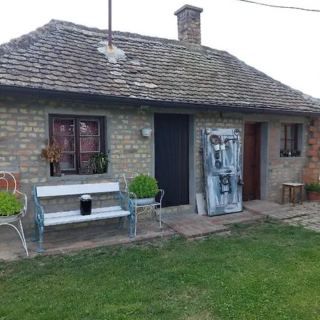 Imanje Sa Bazenom Casa de Férias Obrenovac (Belgrade)