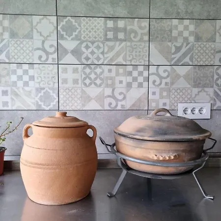 Imanje Sa Bazenom * Ομπρένοβατς