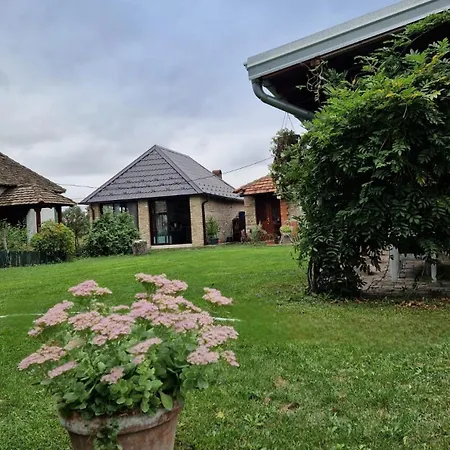 Imanje Sa Bazenom Σπίτι διακοπών