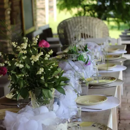 Σπίτι διακοπών Imanje Sa Bazenom